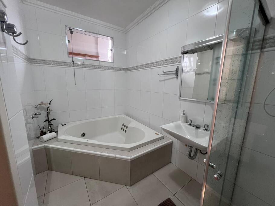 Estadia Das Gerais - Casa De Hospedes Adoravel Com Jacuzzi Ouro Preto  Buitenkant foto